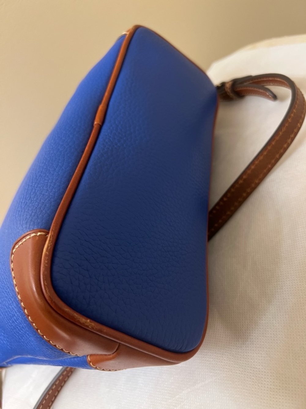 Dooney & Bourke Leather Crossbody EUC - Picture 13 of 16